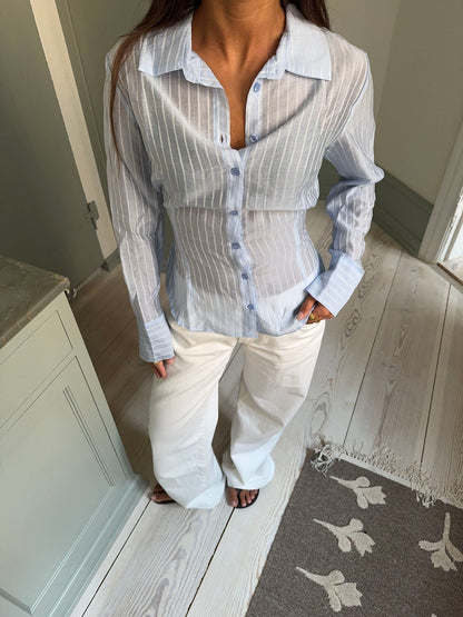 Alberte fitted shirt with stripes – Blue/white