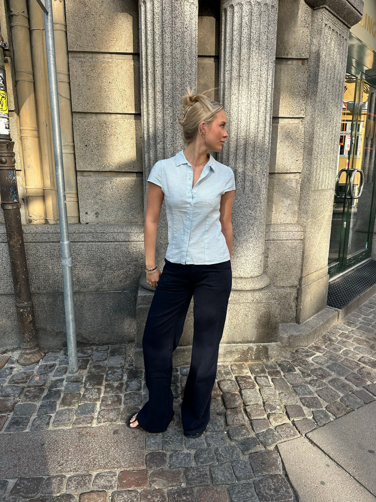 Josephine fitted shirt with short sleeves - Light blue/white