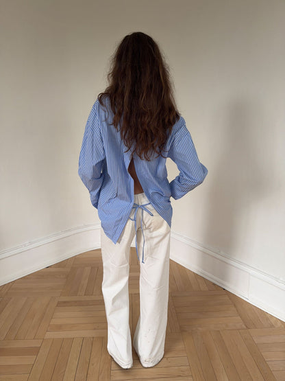 Vicka striped shirt with open back - Light blue/white