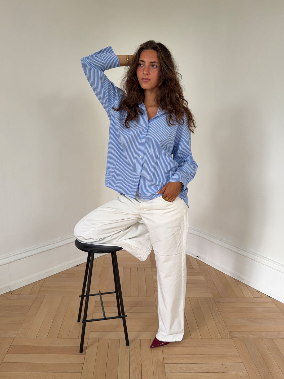Vicka striped shirt with open back - Light blue/white