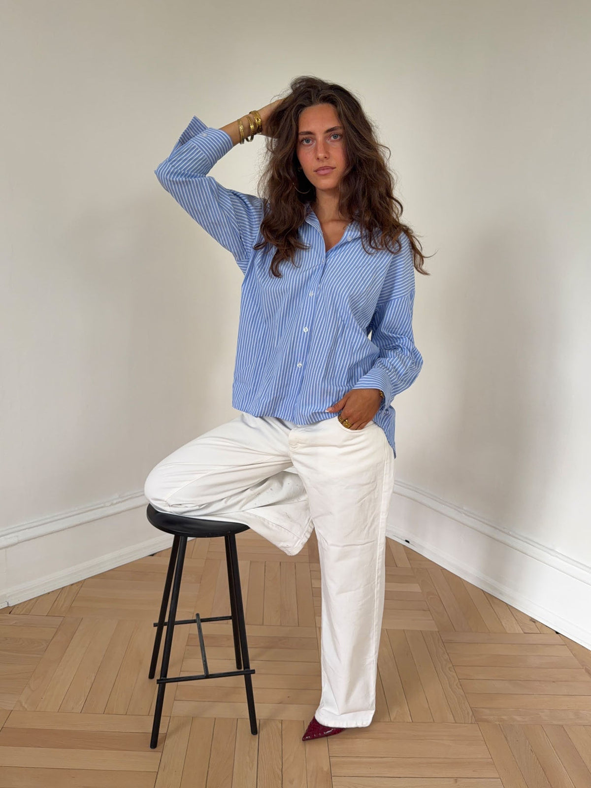 Vicka striped shirt with open back - Light blue/white