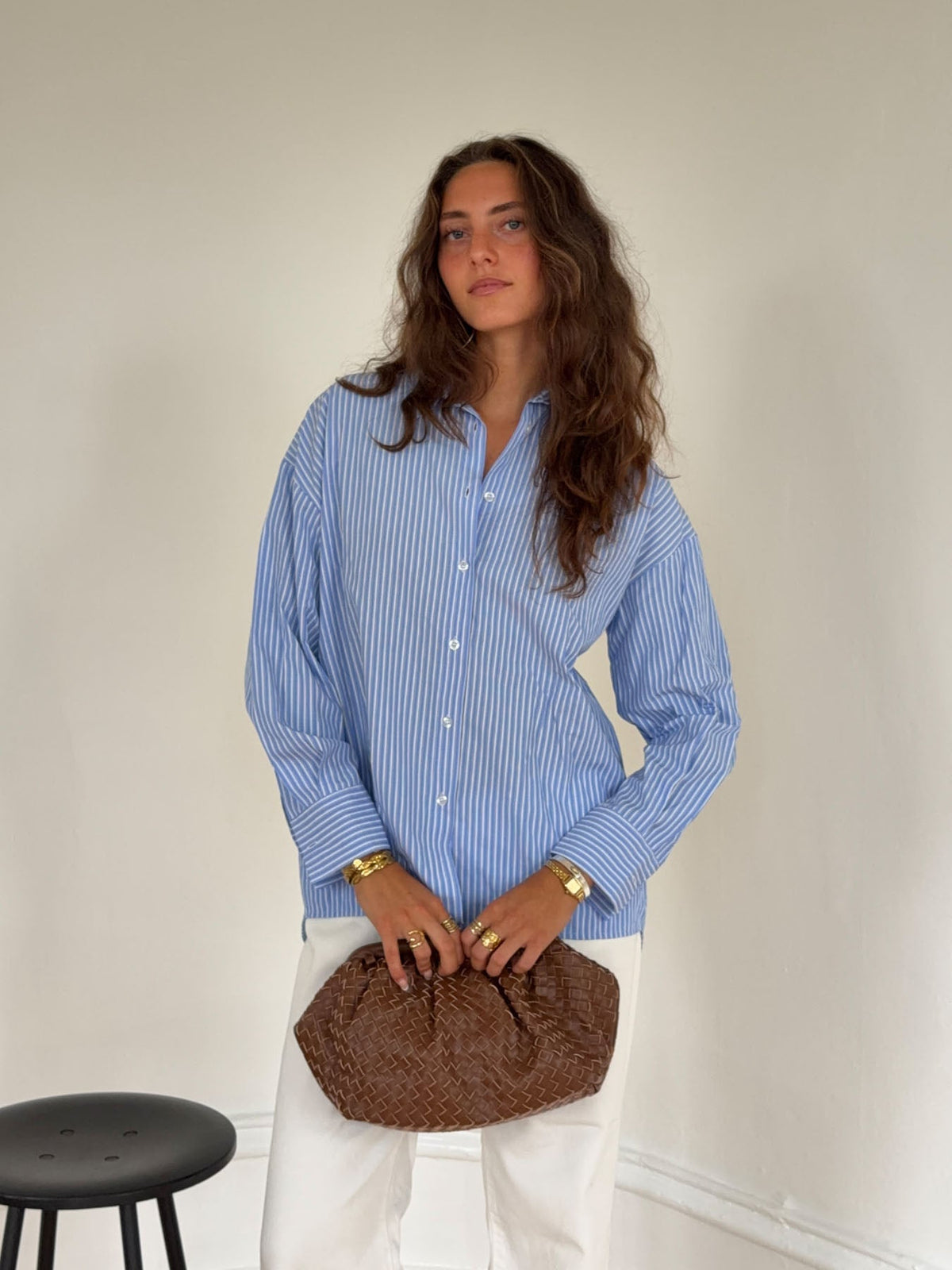 Vicka striped shirt with open back - Light blue/white