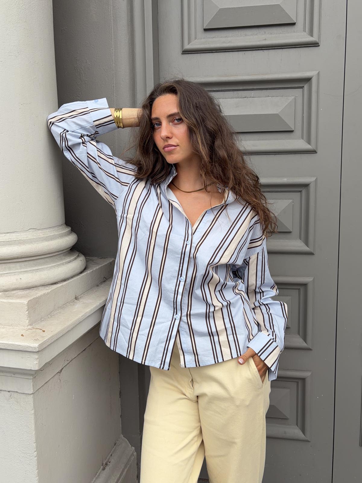 Miki striped shirt with open back - Light blue/beige