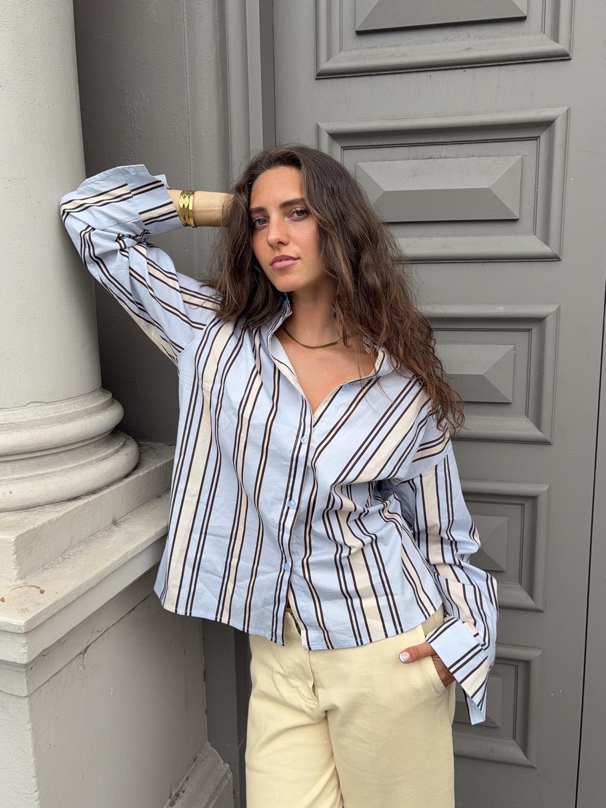 Miki striped shirt with open back - Light blue/beige